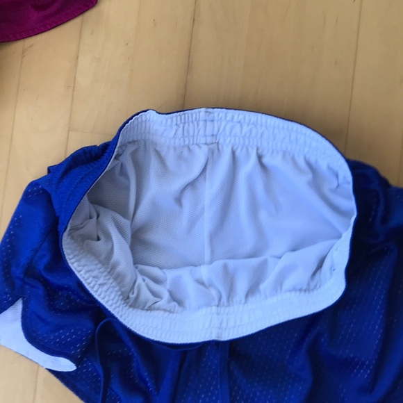 2 running shorts M nylons draw string reversible - Picture 3 of 5